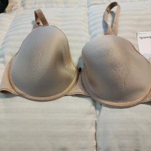 Chantelle beige bra 32F NWT